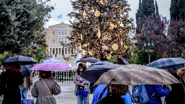 Christmas weather: Two rounds of unsettled conditions with rain, storms, and mountain snow