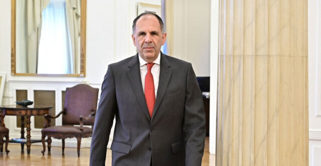 Foreign ministers of Greece and nine other European countries sign a declaration of support for Lebanon