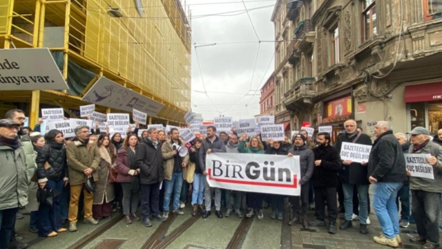 Reactions in Turkey to the detention of a journalist from the opposition newspaper BirGün