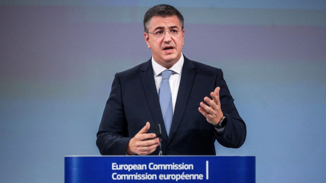 Tzitzikostas: All actions to close the Strait of Hormuz must stop