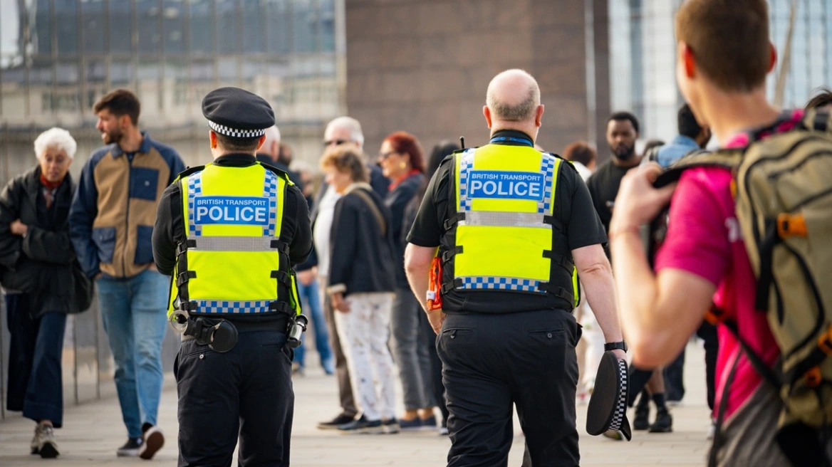 Two Jewish men were seriously injured in a knife attack in north London – The attacker has been arrested