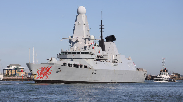 The British destroyer HMS Dragon will make a “resupply stop”…15 days after its arrival in Cyprus