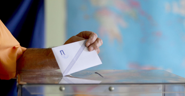 Interview poll: 12.2% difference between the first ND and the second PASOK, Karystianou in third place – 56% want early elections