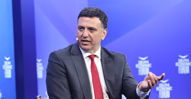 Kikilias at the Delphi Forum: The government has taken measures to contain ferry ticket prices