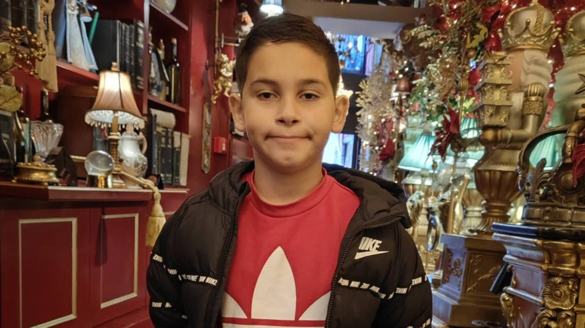 Grief over 13-year-old Konstantinos killed in Ilia: «The scooter was a family gift, he used it all the time», says his grandmother