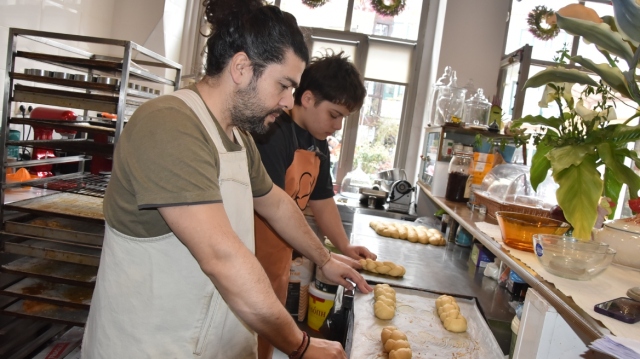 Mytilini: Three generations of pastry chefs make a brioche a work of art, with a recipe from the city