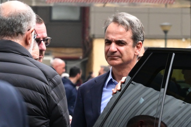 Mitsotakis returns to “Evangelismos” to be briefed on Mylonakis’ health
