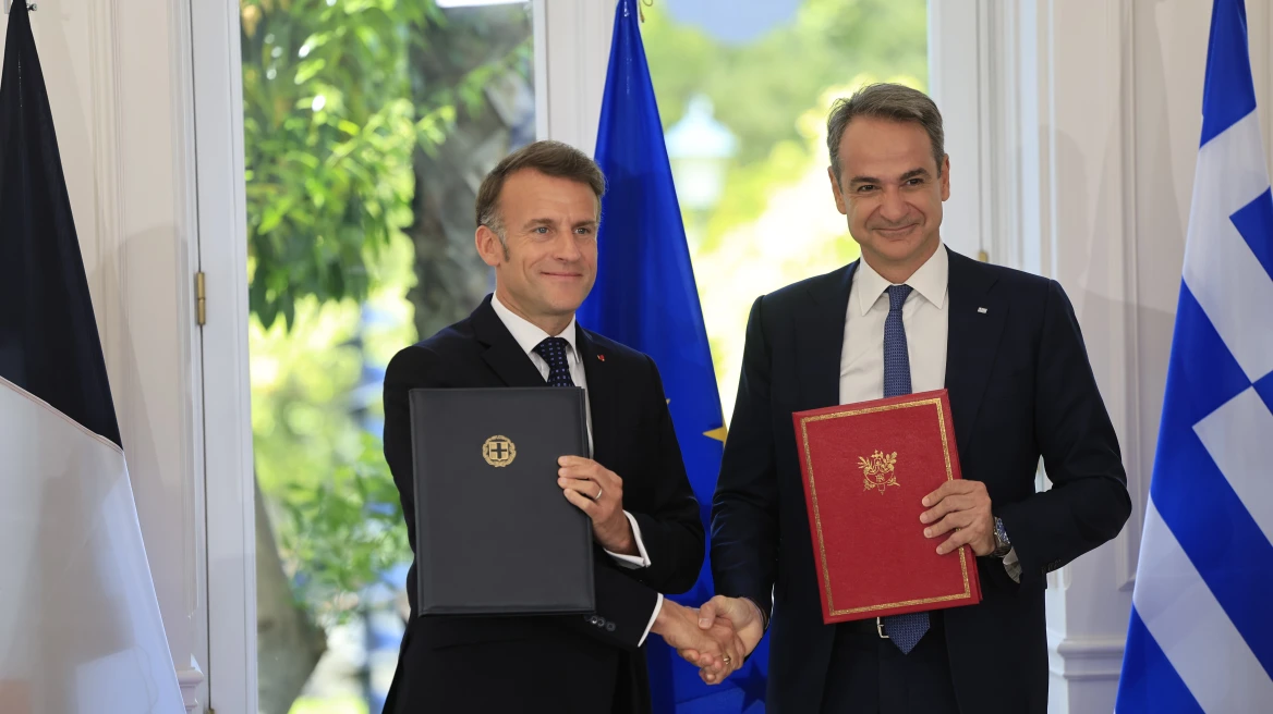 Macron’s visit and the shift to a “positive agenda” from Maximos Mansion