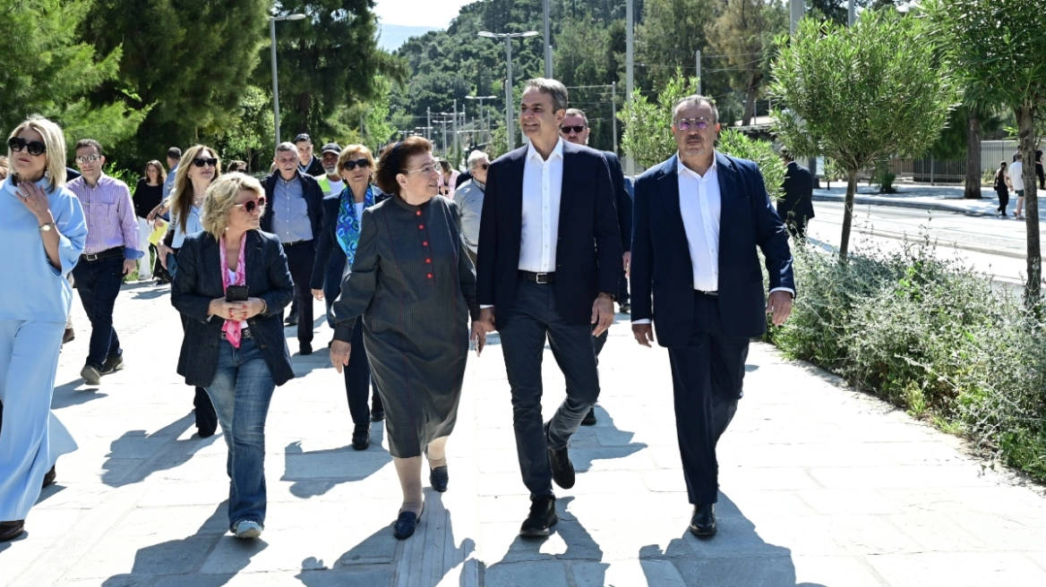Kyriakos Mitsotakis visits the redevelopment works on Vasilissis Olgas Avenue