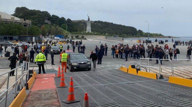 Blue Star 1 to depart from the port of Mytilene at 18:00, no trucks allowed to board