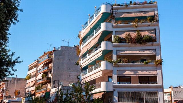 Greek homes are getting smaller: 10 sq.m. lost in central Athens since the 1990s