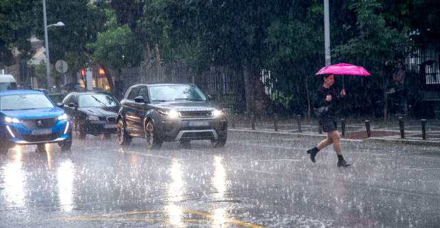 Storm Erminio brings 48 difficult hours to seven regions – Two waves of storms expected in Attica, live forecast