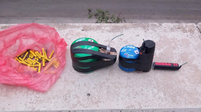 Piraeus: Firecracker thrown at a bus by individuals riding an e-scooter – Α 15-year-old was arrested