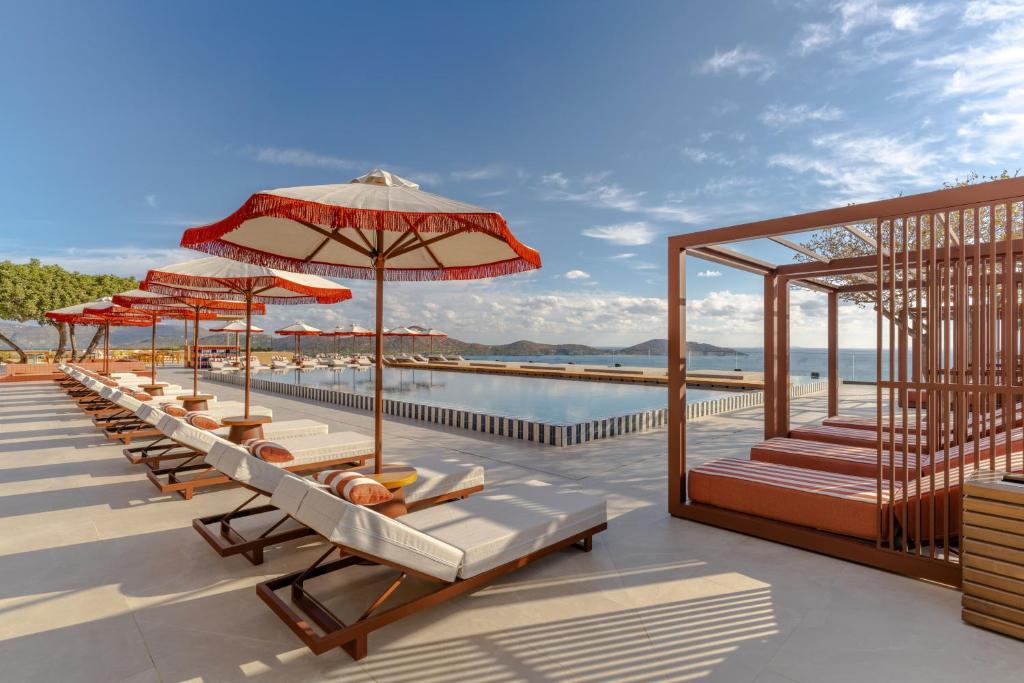 Five new five-star hotels in Greece