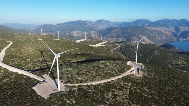Stricter rules, new exclusion zones and a “cut-off” at 1,200 meters for wind farms, ban on wind turbines in Attica
