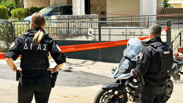 “Until yesterday we were in class, they were laughing, joking”: Teacher of the two girls who fell from an apartment building in Ilioupoli speaks out in shock
