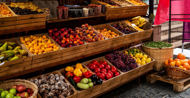 Russia escalates pressure on Armenia ahead of June elections, bans imports of fruits and vegetables