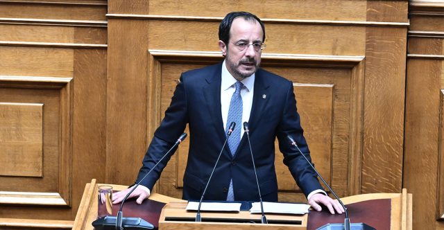 Christodoulides’ speech in Parliament: “Reunification is the vow that unites Cyprus and Greece”