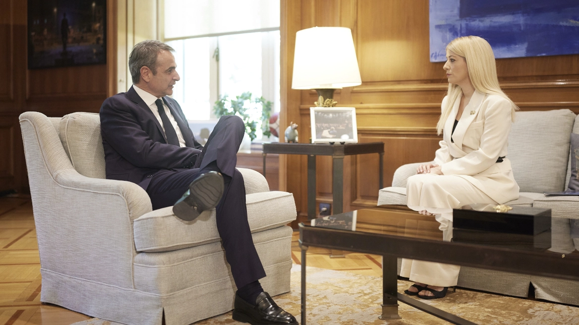 Meeting between Mitsotakis and the President of the Cypriot House of Representatives: Our ties are stronger than ever