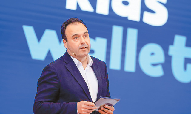 Papastergiou on electric scooters: How the ban on minors will be implemented, with kids wallet the procedure
