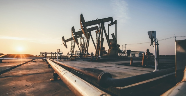 Oil and gold surge after US strikes on Iran, brent above $100