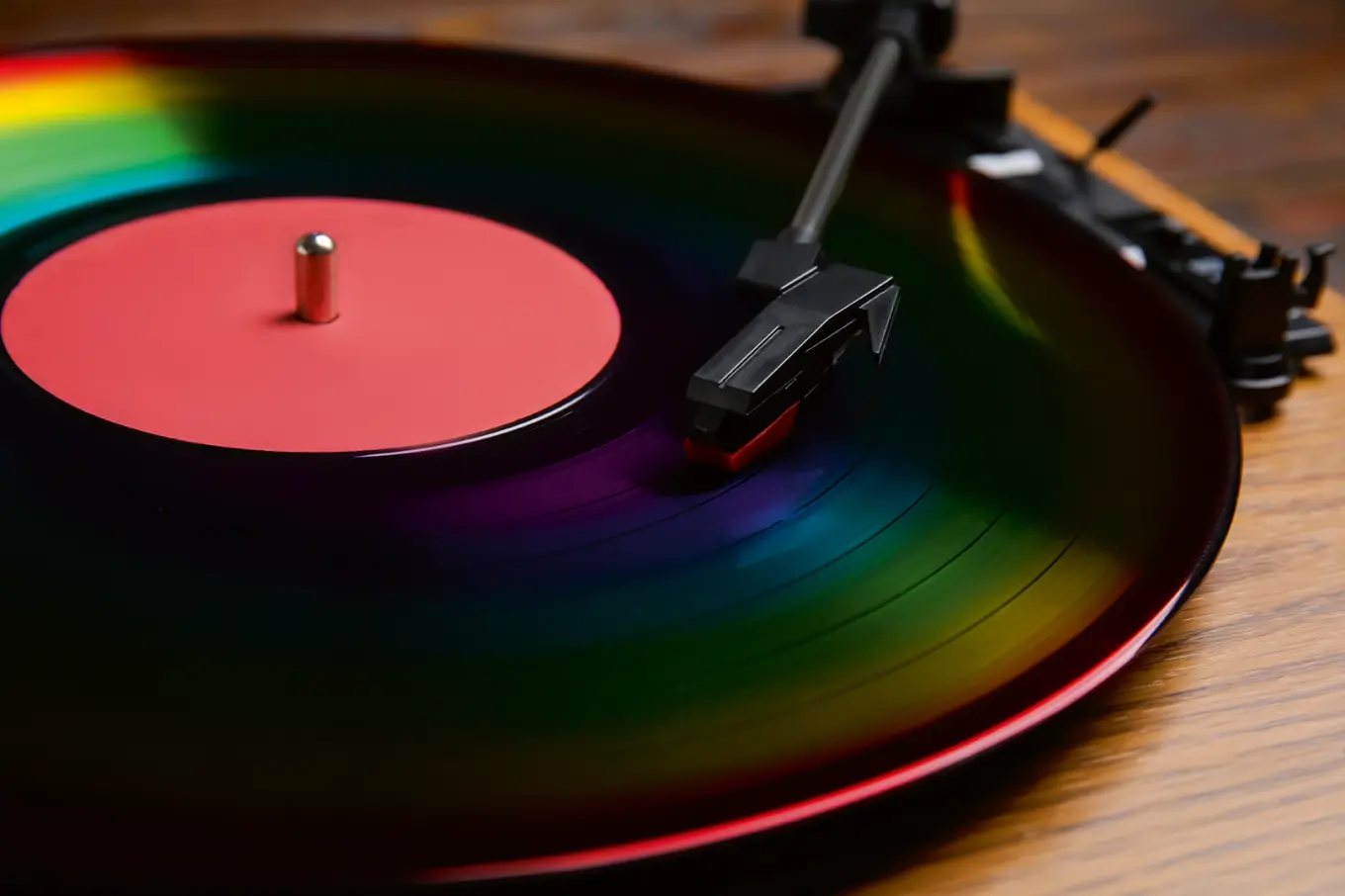 From Vinyl to Streaming: The playlist generations without a “musical identity”