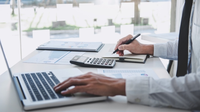 Kyriakos Mitsotakis: Definitive end to excessive compound interest — What borrowers gain from the new regulatory framework