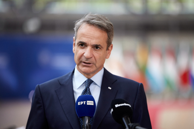 Mitsotakis in Brussels: It is our duty to ensure the reduction in oil prices is passed directly to the pump