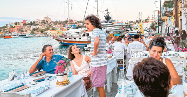 Greek Tourism 2026: Summer Season Faces Geopolitical Headwinds