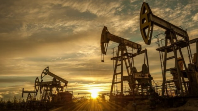 Oil plunges more than 8% after pause in US strikes on Iran – Brent falls below $90