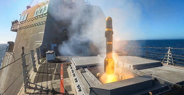 Video: US halts tanker with Hellfire missiles as shipping in the Persian Gulf goes on ‘red alert’