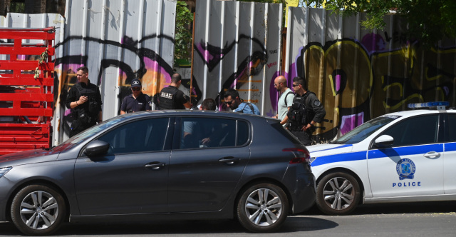 The body found in a suitcase in Kypseli belongs to a woman: It is in an advanced state of decomposition; she was wearing shorts