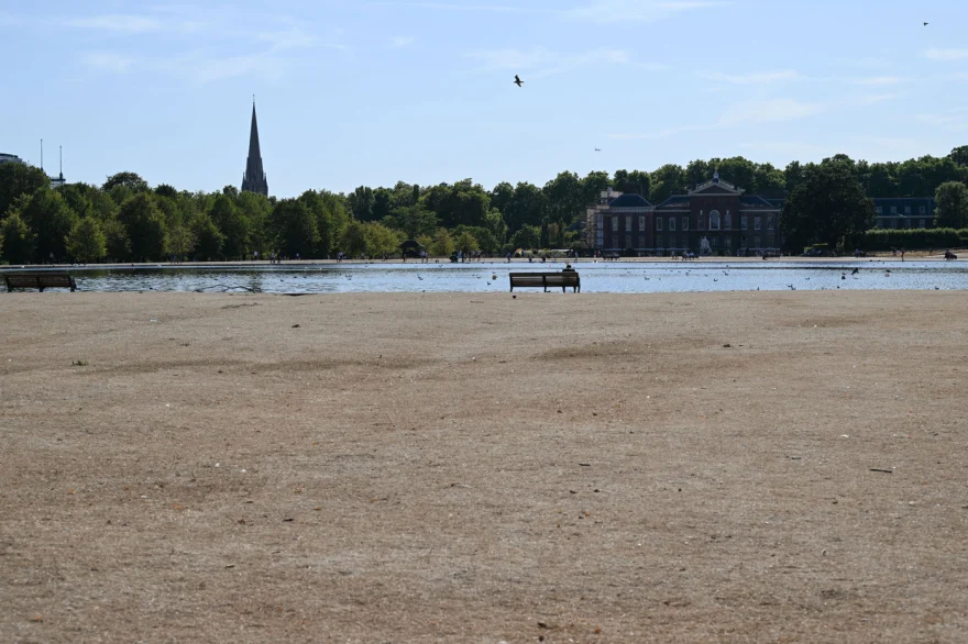 Months without rain: Images of London’s (unrecognisable) parks