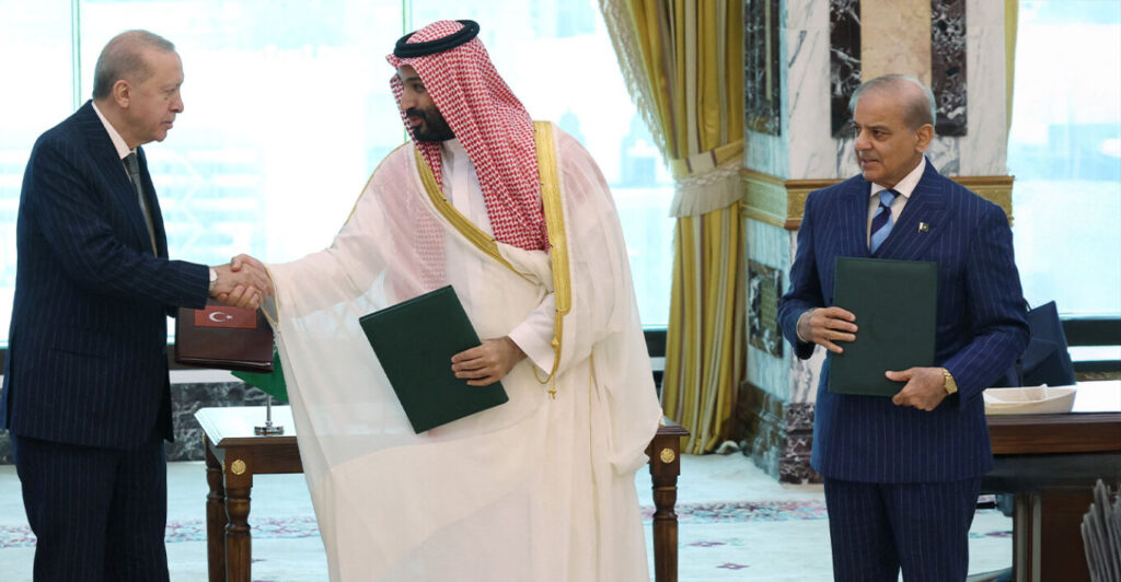 Mecca alliance between Turkey, Saudi Arabia and Pakistan creates new challenges for Greek foreign policy